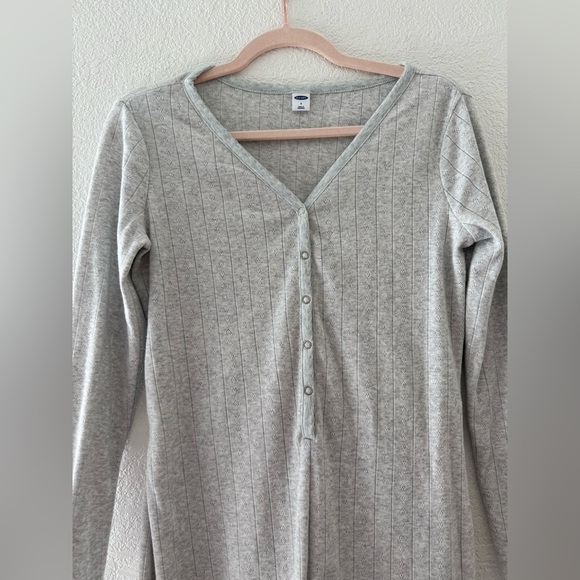 Old Navy Cozy Pointelle-Knit Romper Light Grey  V-neck Snap Buttons Size Small - Picture 9 of 11